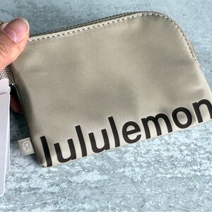 Lululemon Clippable Card Pouch NWT